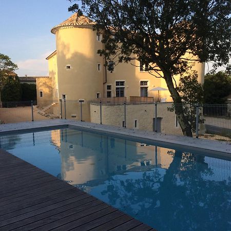 Appartement 4 Personnes Dans Chateau Avec Piscine Lussan  Exterior foto
