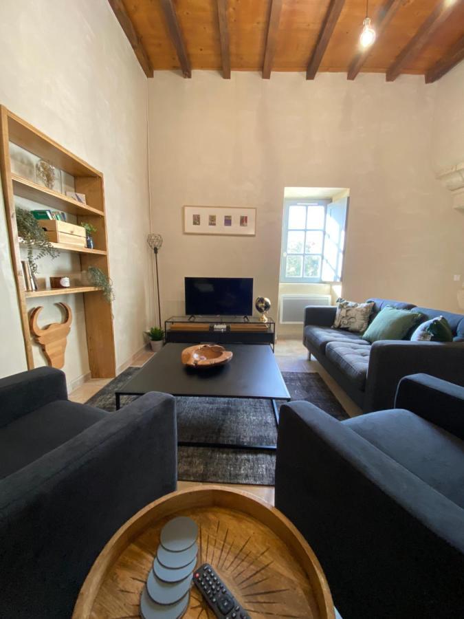 Appartement 4 Personnes Dans Chateau Avec Piscine Lussan  Exterior foto