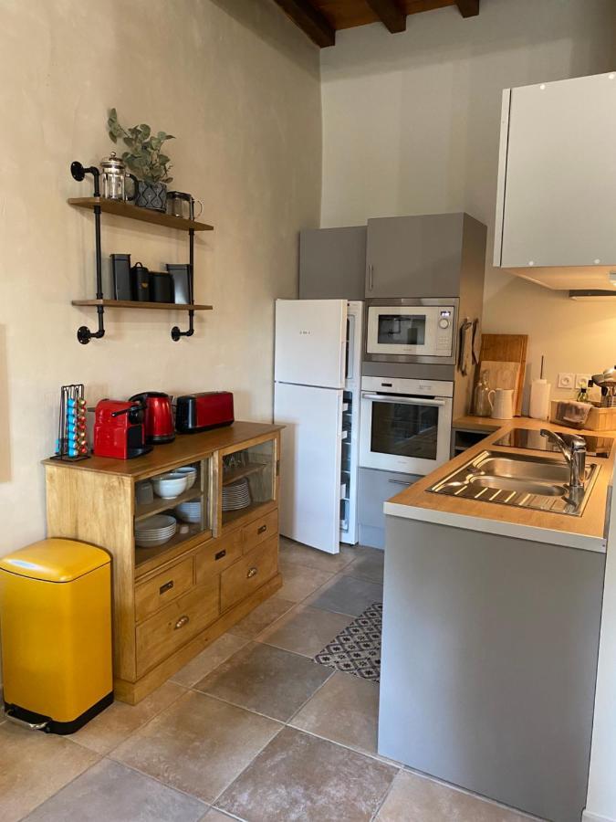 Appartement 4 Personnes Dans Chateau Avec Piscine Lussan  Exterior foto